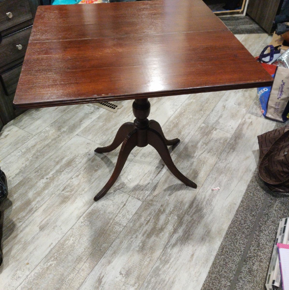 Mahogany Sheraton style flip top Card game gaming table